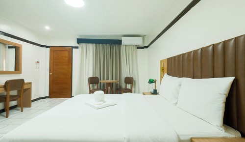 Superior Deluxe Room (Single / Couples)