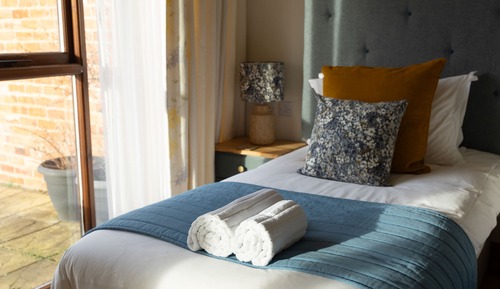 Habitación superior con 1 cama doble o 2 individuales, accesible para personas con discapacidad