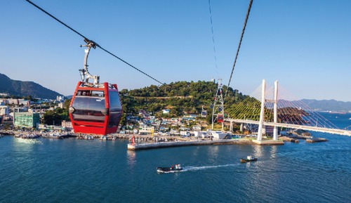 [Fun Fun Cable Car] Superior Premium Family Twin - Breakfast + cable car ticket for 4