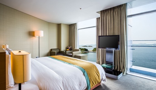 [Sweet Suite Package] Bay Suite  - Chicken, Shrimp & Ricotta Cheese Salad + 2 Highballs