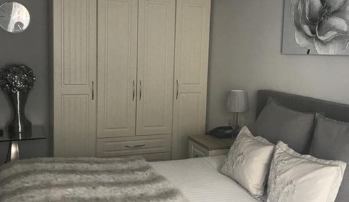 Suite Premium, baño privado (An adjoning annex suite )