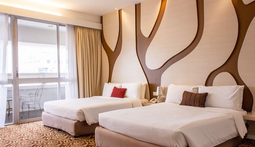 Suite (Wood)
