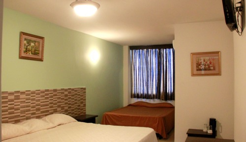 Habitación básica con 1 cama doble o 2 individuales