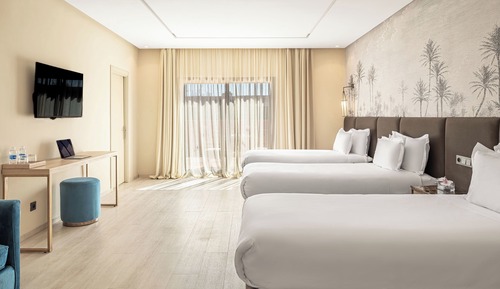 Habitación triple (Vue Rue IbnIsahel)