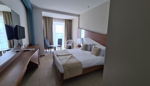 Habitación estándar con 1 cama doble o 2 individuales