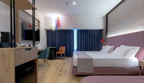 Habitación superior con 1 cama doble o 2 individuales
