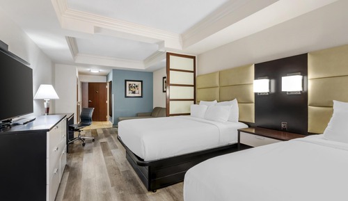 Suite, 2 camas de matrimonio, no fumadores, frigorífico y microondas (with Sofabed)
