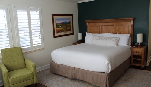 King Standard Room