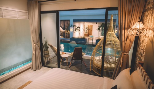 Suite, acceso a la piscina