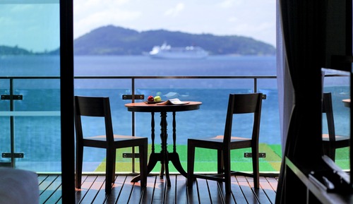 Premium Deluxe Seaview Room