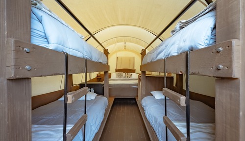 Habitación, varias camas