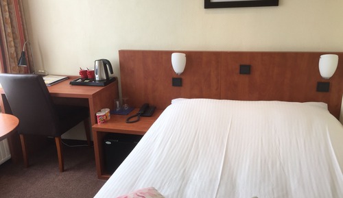 Last Minute Room