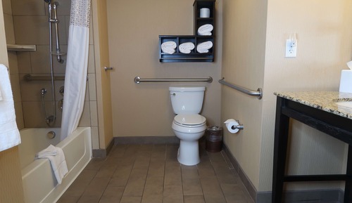 Habitación, 1 cama de matrimonio grande, accesible para personas con discapacidad, bañera