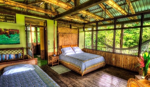Beach House with 2 Bedrooms and Kitchen