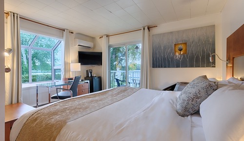 Habitación superior, 1 cama de matrimonio grande (Pavillon Desmarais)