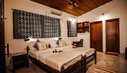 Habitación estándar doble, 1 cama doble, accesible para personas con discapacidad, vistas al jardín