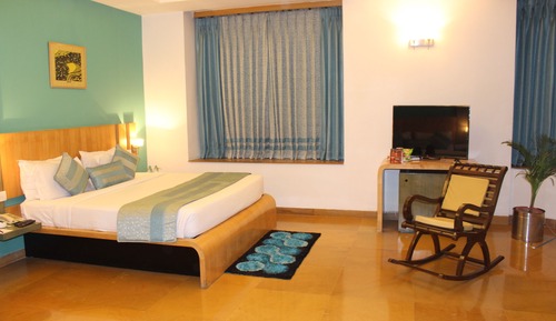 Suite ejecutiva, 1 cama de matrimonio grande, bañera, vistas a la ciudad