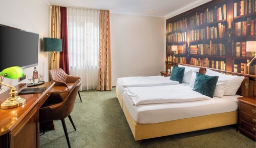 Habitación clásica doble, 1 cama de matrimonio grande, vistas a la ciudad