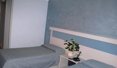 Habitación estándar con 1 cama doble o 2 individuales
