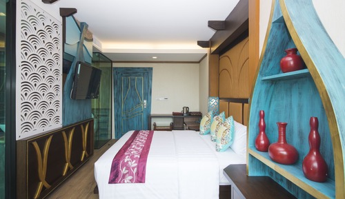 Suite junior, vistas a la piscina