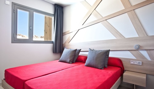 Apartamento, 2 habitaciones, balcón