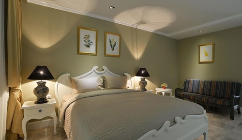 Habitación superior con 1 cama doble o 2 individuales, 1 habitación, vistas a la ciudad