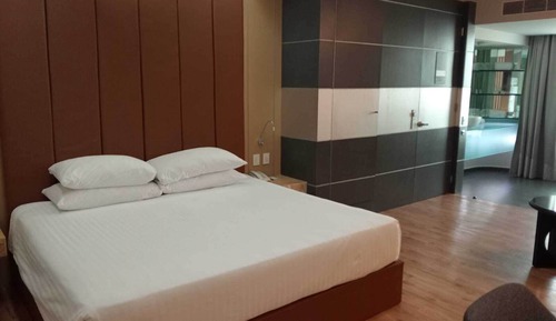 Suite, 1 cama de matrimonio grande, no fumadores (Bungalow)