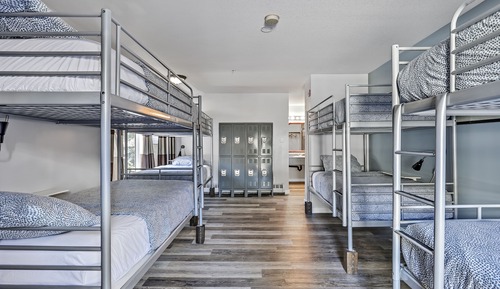 Dormitorio compartido económico, dormitorio mixto