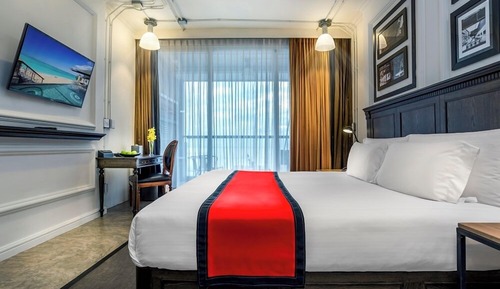 Deluxe Ocean View King Bed
