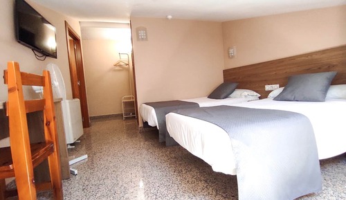 Habitación cuádruple económica, 2 habitaciones