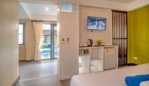 Superior Mini Suite Pool View
