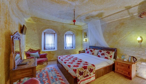 Economic Cave Room-106
