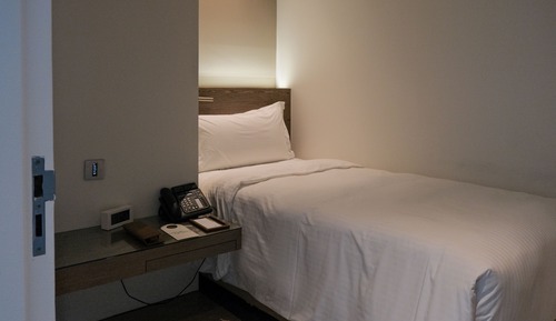 Mint Suite, Skyline Lounge Access