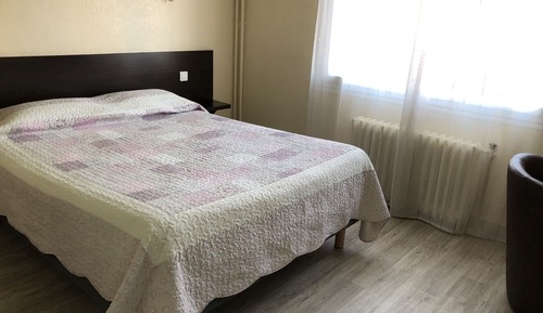 Habitación económica, 1 cama doble, baño compartido