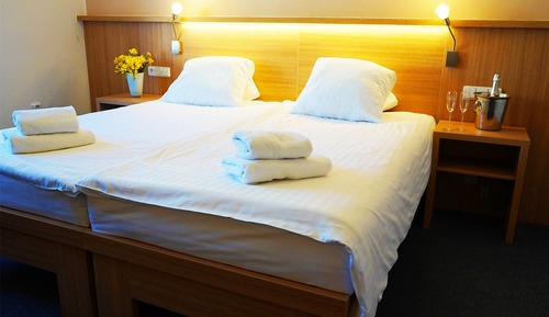 Habitación estándar con 1 cama doble o 2 individuales