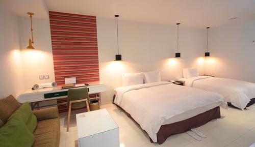 Habitación Deluxe con 2 camas individuales, bañera (check-in available until 11 pm)