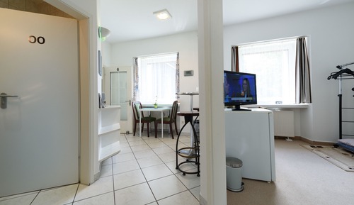 Apartamento económico, baño privado