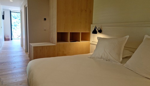 Habitación Deluxe doble, 1 cama de matrimonio grande con sofá cama, terraza, vistas al lago