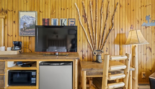 Habitación estándar, 2 camas dobles, vistas a la montaña