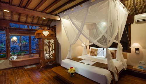 Bungalow, frente a la playa