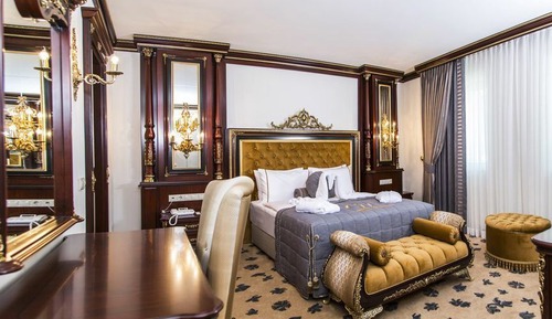 King Suite Room