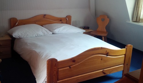 Habitación básica con 1 cama doble o 2 individuales, 1 cama doble o 2 individuales (Budget)