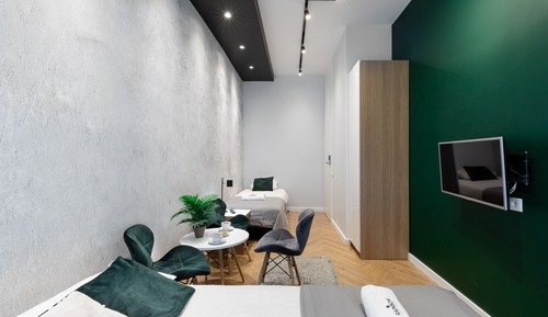 Habitación triple, baño compartido (Green)