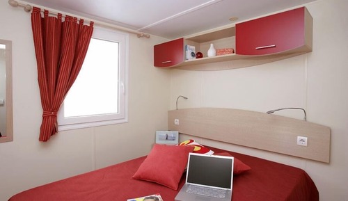 Casa móvil superior, 2 habitaciones, 2 baños, junto a la piscina
