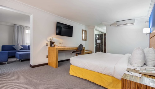 Suite estudio, 1 cama de matrimonio grande, no fumadores, en la zona del jardín