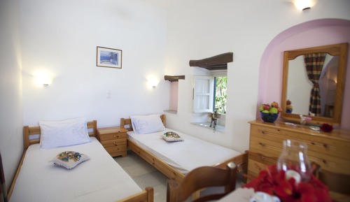 Estudio, vistas a la piscina (four persons)