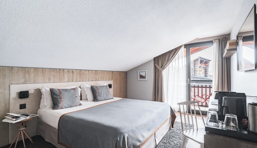 Habitación con 1 cama doble o 2 individuales (Mansardée)