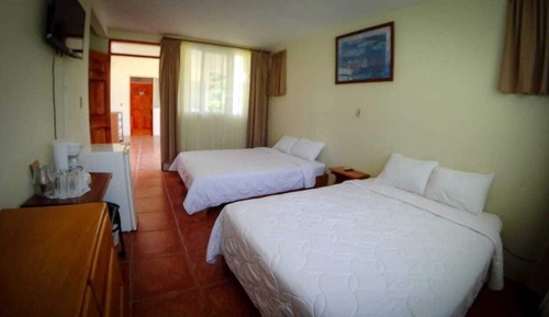 Habitación estándar doble, 2 camas dobles, accesible para personas con discapacidad