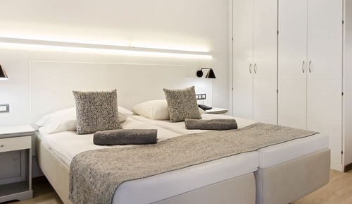 Apartamento superior, vistas parciales al mar (3 adults)