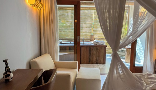Habitación superior, vistas al jardín